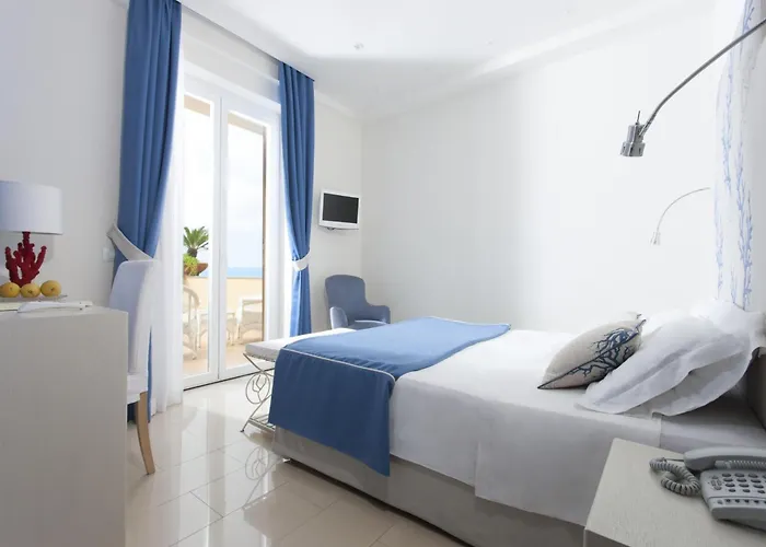 Corallo Sorrento Hotel 4*