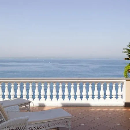Corallo Sorrento Hotel 4*