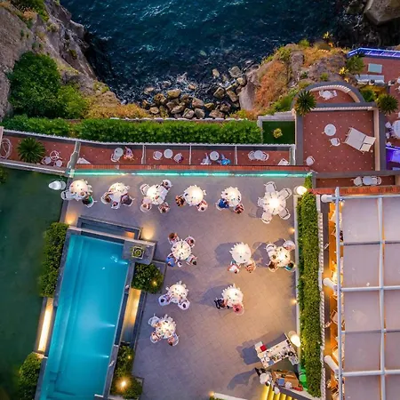 Hotel Corallo Sorrento 4*