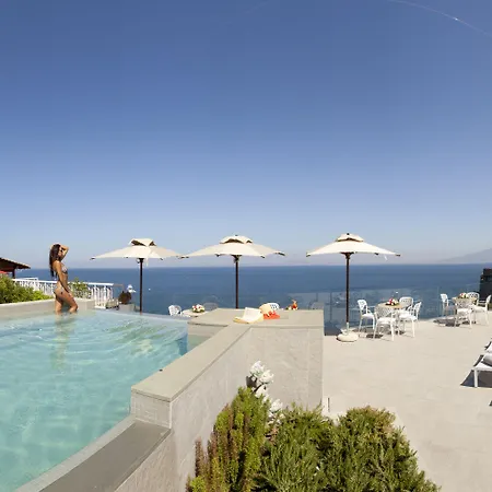 Corallo Sorrento Hotel 4*
